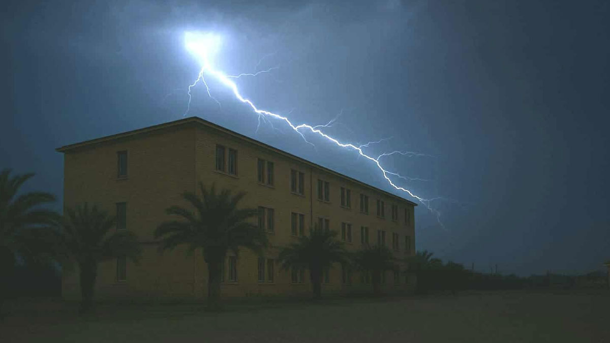 Κεραυνός χτύπησε τέσσερις στρατιώτες σε στρατόπεδο στο Μεσολόγγι