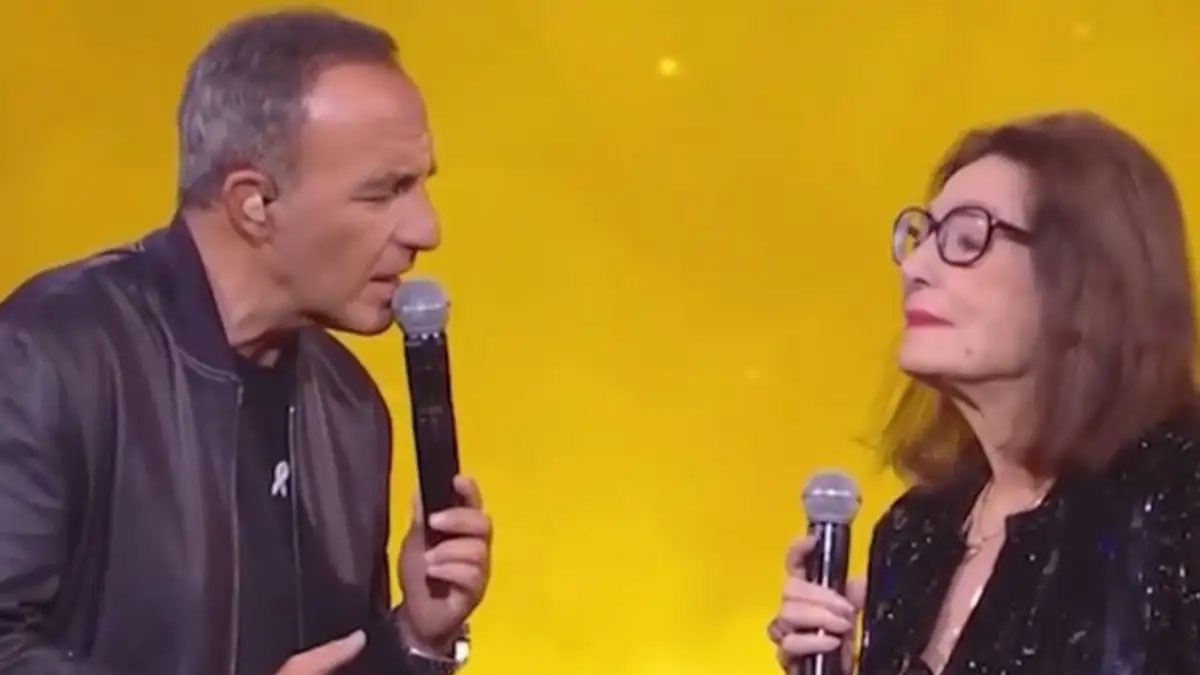Νάνα Μούσχουρη – Νίκος Αλιάγας: Δείτε το βίντεο από τη συγκινητική κοινή εμφάνιση και το ντουέτο τους στη γαλλική τηλεόραση