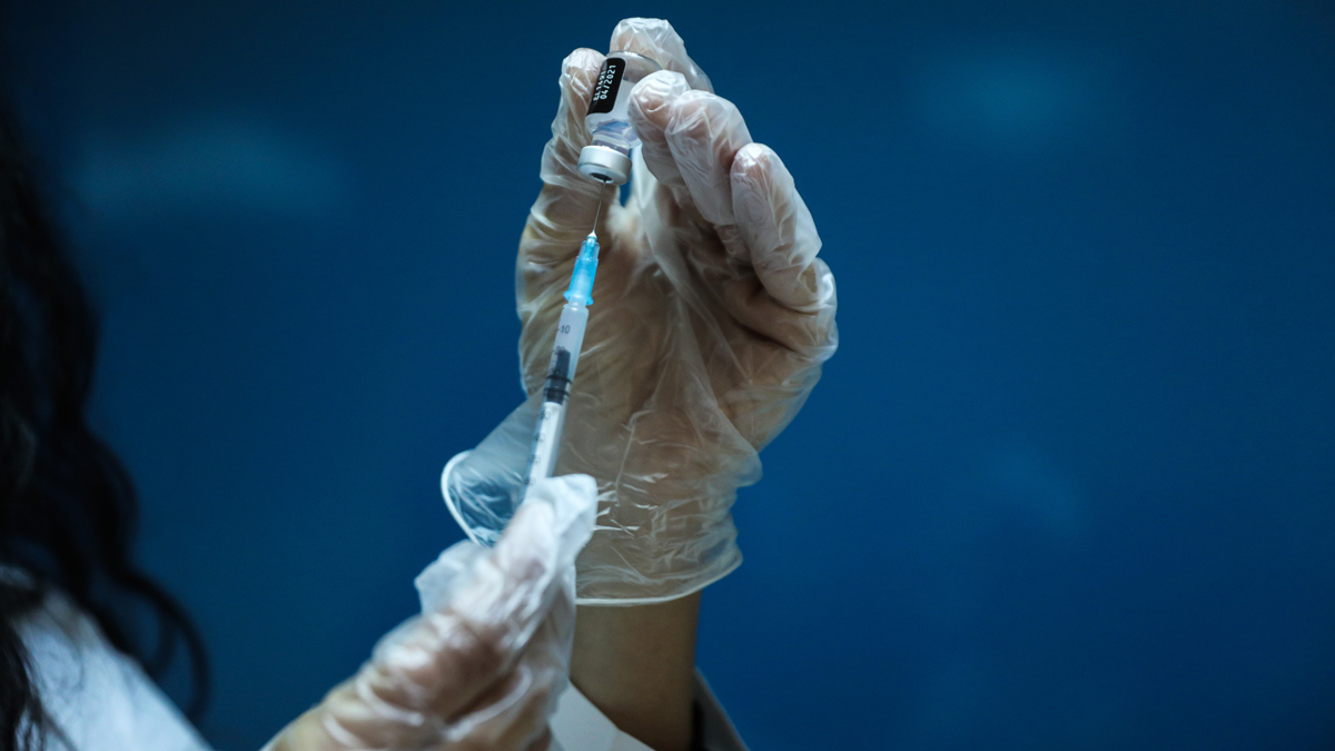 Ο FDA αποδίδει 10 θανάτους παιδιών στα εμβόλια κατά της Covid