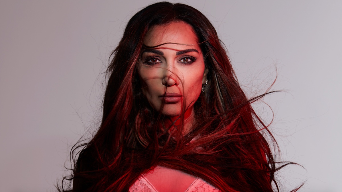 Δέσποινα Βανδή – «Καλά να περνάτε»: Το πολυαναμενόμενο νέο της hit κυκλοφορεί!