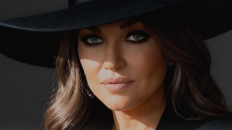 Καίτη Γαρμπή: Γίνεται «Femme Fatale» σ’ ένα video με φλερτ και ανατροπές