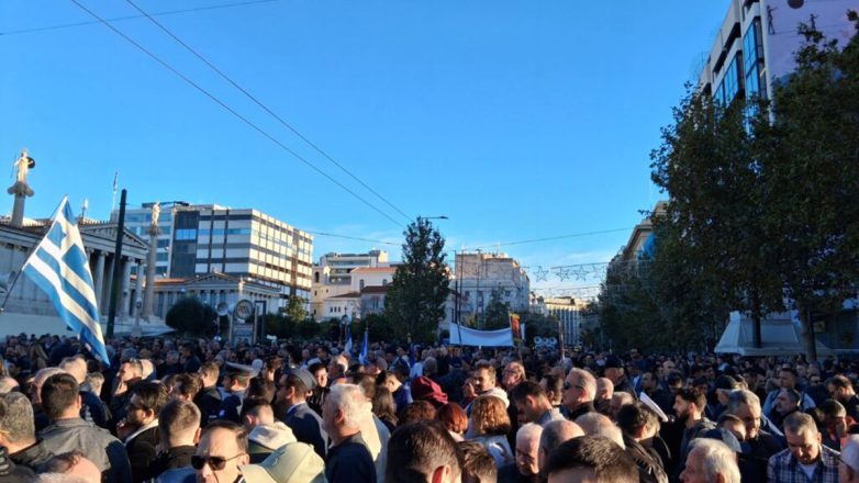 Συλλαλητήριο Στρατιωτικών στο κέντρο της Αθήνας για το επίμαχο Νομοσχέδιο του Υπουργείου Εθνικής Άμυνας