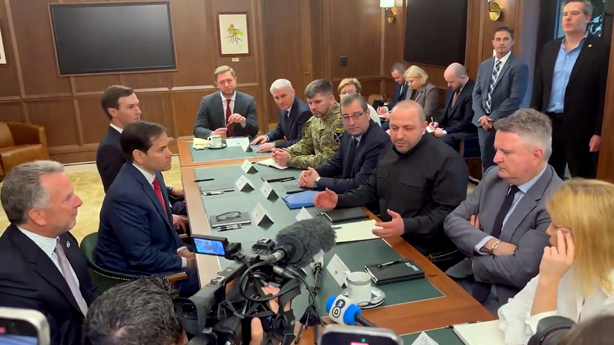 Κρίσιμες συνομιλίες για την Ουκρανία