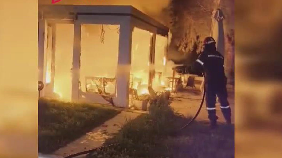 Έκρηξη και πυρκαγιά απο σόμπα υγραερίου στη Νεάπολη Λακωνίας