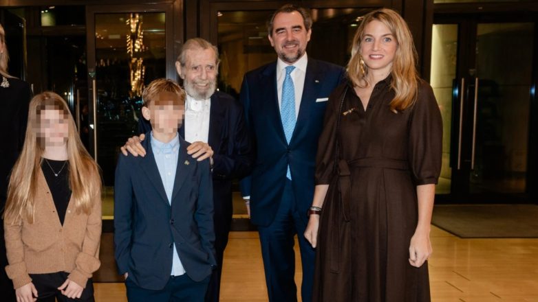 Χρυσή Βαρδινογιάννη: Με φόρεμα αξίας 2.300€ στην ετήσια τελετή προς τιμήν του Βαρδή Βαρδινογιάννη