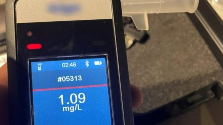 Συνελήφθη μετά από καταδίωξη μεθυσμένος οδηγός στην Περιφερειακή Υμηττού Συνελήφθη μετά από καταδίωξη μεθυσμένος οδηγός στην Περιφερειακή Υμηττού