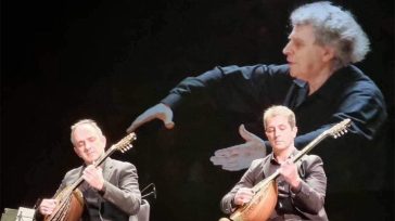 Νέοι από όλο τον κόσμο τραγουδούν Μίκη Θεοδωράκη σε 6 γλώσσες