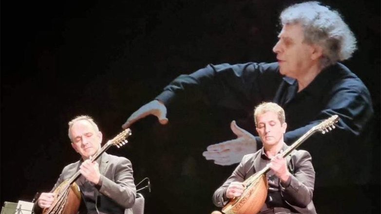 Νέοι από όλο τον κόσμο τραγουδούν Μίκη Θεοδωράκη σε 6 γλώσσες