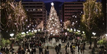 Το Χριστουγεννιάτικο δέντρο στην πλατεία Συντάγματος