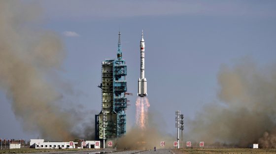 Κίνα: Το διαστημόπλοιο Shenzhou-20 θα επιστρέψει χωρίς πλήρωμα στη Γη