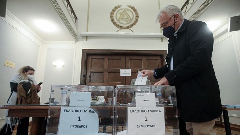 Εκλογές ΔΣΑ: Αναστασόπουλος και Κουτσόλαμπρος στον β’ γύρο