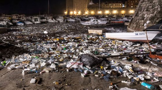 Εισβολή αλβανικών σκουπιδιών στο Ντουμπρόβνικ