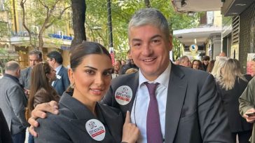 Οικογενειακή στήριξη για τον Θέμη Σοφό: Η Σταματίνα Τσιμτσιλή και τα τρία παιδιά τους στις εκλογές του Δικηγορικού Συλλόγου Αθηνών