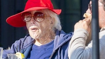 Μπορείτε να καταλάβετε ποια σταρ του Χόλιγουντ είναι αυτή;