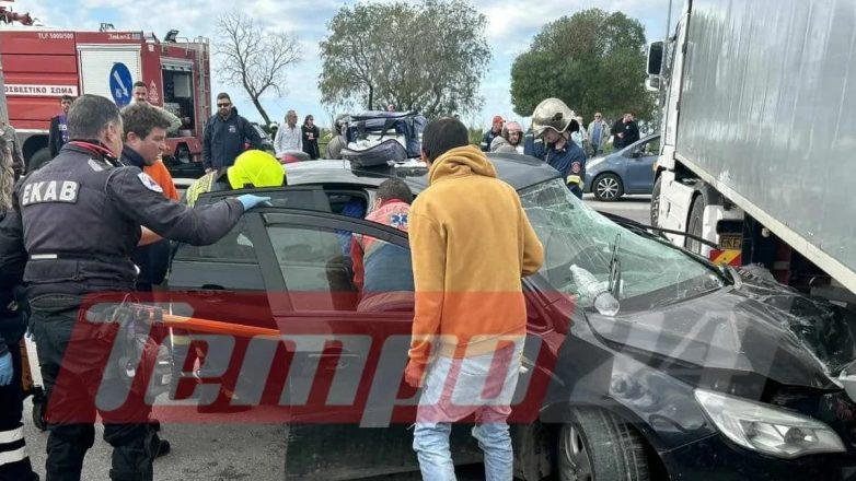 Αυτοκίνητο συγκρούστηκε με φορτηγό – Τραυματίστηκε έγκυος