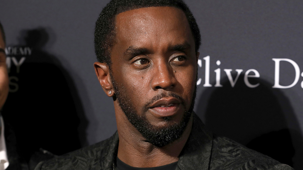 Ο Σον «Diddy» Κομπς χαρακτηρίζει το ντοκιμαντέρ του 50 Cent ως «επαίσχυντη λασπολογία»