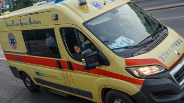 Ασπρόπυργος: Συγκρούστηκε ΙΧ με φορτηγό – Σε κρίσιμη κατάσταση ο οδηγός