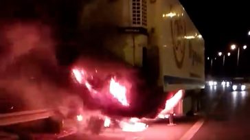 Ηράκλειο: Στις φλόγες φορτηγό στον ΒΟΑΚ