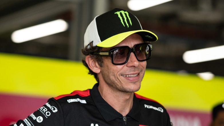 Valentino Rossi: «Θα τελειώσω το βιβλίο και θα ξεκινήσω μια τηλεοπτική σειρά για την καριέρα μου»