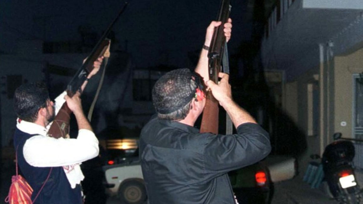 Κατατέθηκε στη Βουλή η τροπολογία για οπλοκατοχή και μπαλωθιές