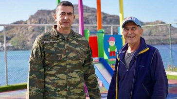 Λήμνος: Ο Ταξίαρχος Φιλούσης και ο καλλιτέχνης που ζωγραφίζει σε στρατιωτικούς χώρους