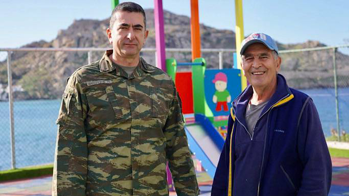 Λήμνος: Ο Ταξίαρχος Φιλούσης και ο καλλιτέχνης που ζωγραφίζει σε στρατιωτικούς χώρους