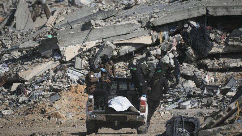 Επιστρέφει στο Ισραήλ φέρετρο με λείψανα που ανήκουν σε όμηρο της Χαμάς Επιστρέφει στο Ισραήλ φέρετρο με λείψανα που ανήκουν σε όμηρο της Χαμάς