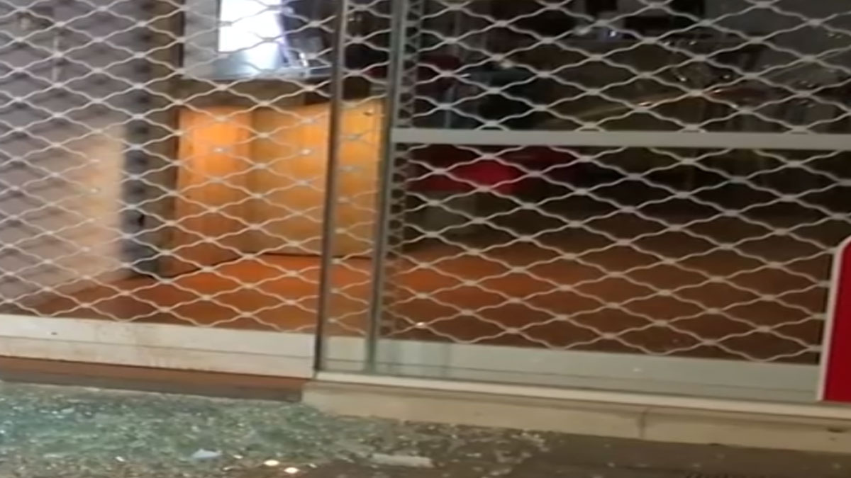 Σαράντα άτομα έκαναν καταδρομική επίθεση στο Κουκάκι