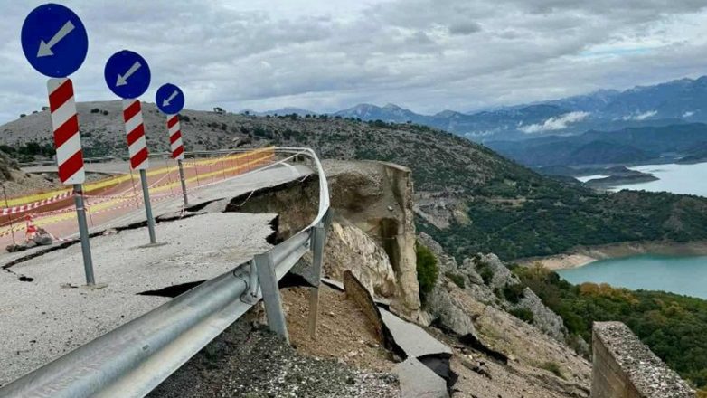 Αιτωλοακαρνανία: Διακόπηκε η κυκλοφορία στον επαρχιακό δρόμο από Αλευράδα προς Γέφυρα Τατάρνας