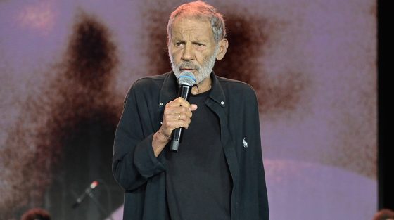 Ο Σταύρος Ξαρχάκος στηρίζει τον Γιώργο Χατζιδάκι