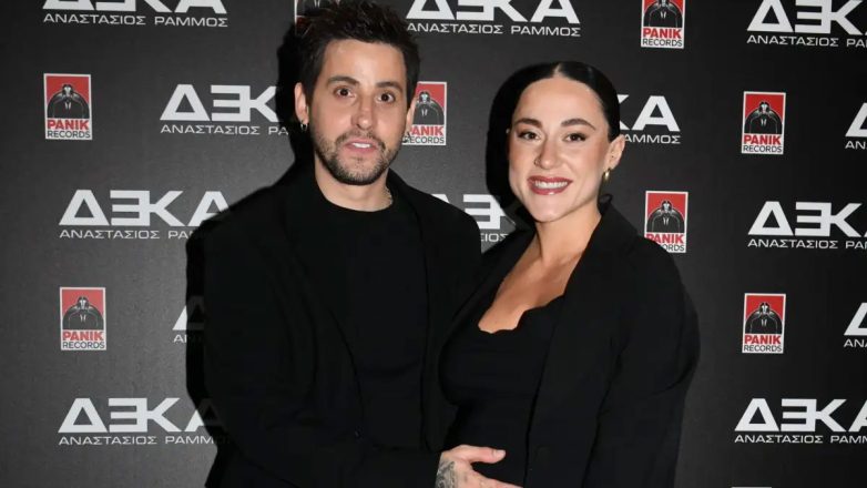 Αναστάσιος Ράμμος: Η πρώτη δημόσια εμφάνιση με την εγκυμονούσα σύντροφό του στην παρουσίαση του νέου του άλμπουμ