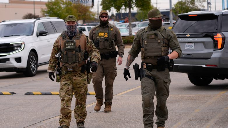 Ομοσπονδιακοί πράκτορες στη Νέα Ορλεάνη «έβαλαν» στόχο μετανάστες Ομοσπονδιακοί πράκτορες στη Νέα Ορλεάνη «έβαλαν» στόχο μετανάστες