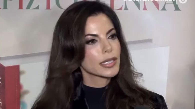 Αντελίνα Βαρθακούρη για την απώλεια κιλών: «Διαβάζω πολλά σχόλια που λένε αδυνάτισα με ενέσεις. Είναι άδικο» Αντελίνα Βαρθακούρη για την απώλεια κιλών: «Διαβάζω πολλά σχόλια που λένε αδυνάτισα με ενέσεις. Είναι άδικο»