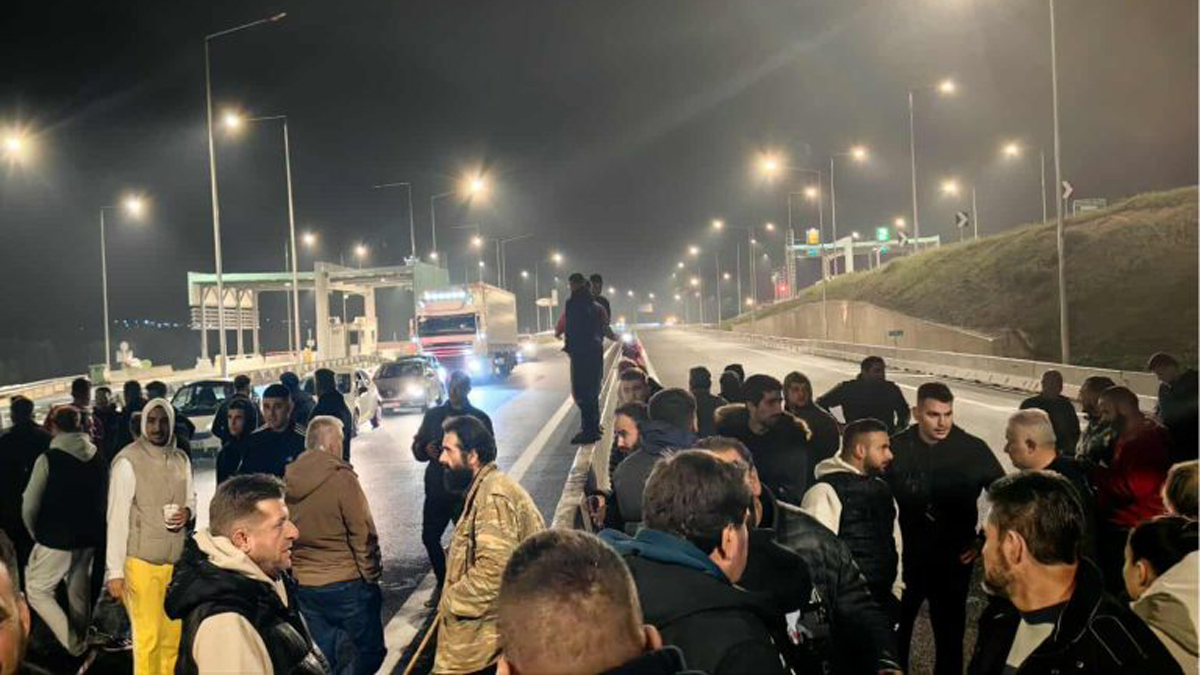 Οι αγρότες έκλεισαν την εθνική Πατρών – Πύργου