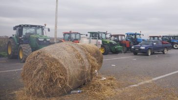 Αγρότες: Παραμένουν σε θέση μάχης