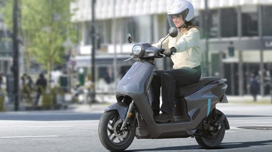 Το νέο JOG Electric της Yamaha κάνει οικονομία στο ρεύμα!