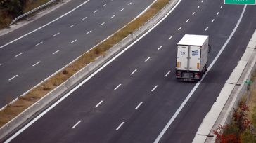 Οδηγός φορτηγού μπήκε ανάποδα στην Αθηνών-Θεσσαλονίκης