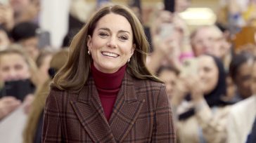 Η πριγκίπισσα Κέιτ τιμά την προσφορά στην κοινότητα σε ετήσια χριστουγεννιάτικη εκδήλωση