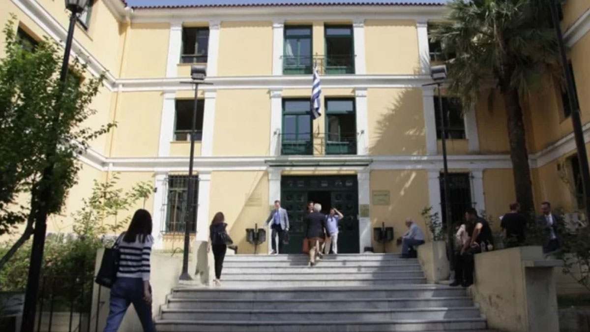 Eυελπίδων: Κατέρρευσε και πέθανε 84χρονος πριν την απόφαση του δικαστηρίου