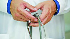 Σπείρα γιατρών άρπαξε 500.000 από εικονική συνταγογράφηση