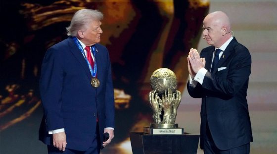 Η FIFA απένειμε βραβείο ειρήνης στον Τραμπ