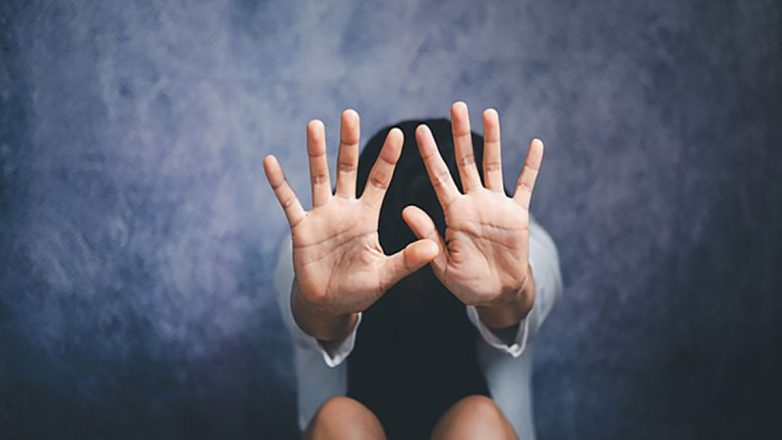 Μητέρα και πατριός κακοποιούσαν τα 8 παιδιά τους