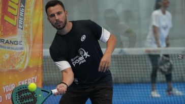 Το padel «εκτοξεύεται» στην Ελλάδα: Ο προπονητής Άρης Κατσιφής μιλάει για το νέο άθλημα