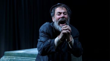 «Το ημερολόγιο ενός τρελού»: Η παράσταση του Στάθη Λιβαθινού επιστρέφει για δεύτερη χρονιά