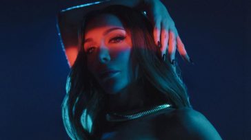 Δέσποινα Βανδή: Μαγνητίζει όλα τα βλέμματα με το νέο της βίντεο «Καλά να περνάτε»