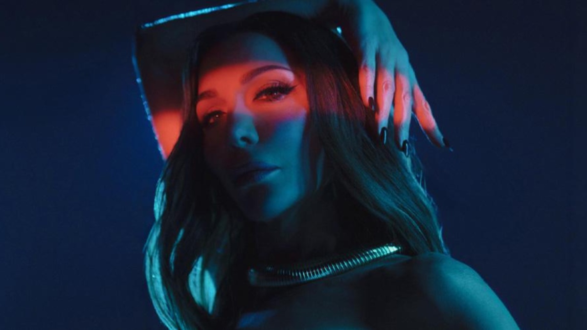 Δέσποινα Βανδή: Μαγνητίζει όλα τα βλέμματα με το νέο της βίντεο «Καλά να περνάτε»