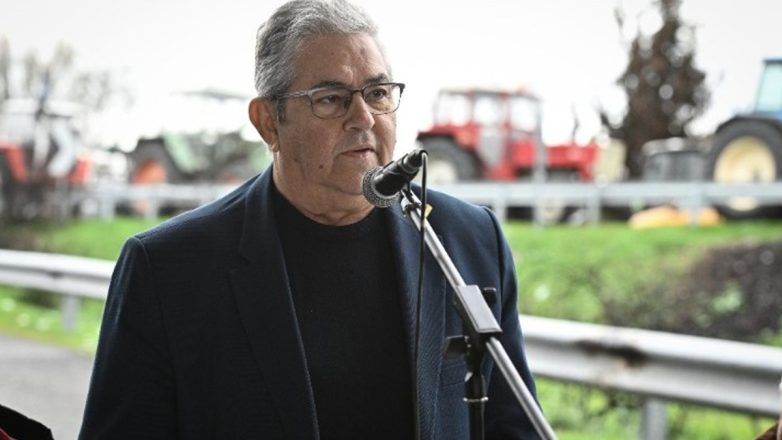 Κουτσούμπας: Είμαστε με τα μπλόκα της αγροτιάς Κουτσούμπας: Είμαστε με τα μπλόκα της αγροτιάς