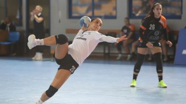 Χάντμπολ γυναικών: Με… περίπατο ο ΠΑΟΚ στους «8» του Κυπέλλου