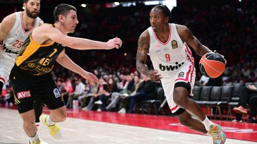 Greek Basketball League: Ο Ολυμπιακός έφτασε στη νίκη 100-93 απέναντι στην ΑΕΚ