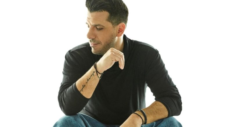 Θοδωρής Φέρρης – «Είπες»: Το νέο του τραγούδι που μιλά απευθείας & δυνατά στην καρδιά